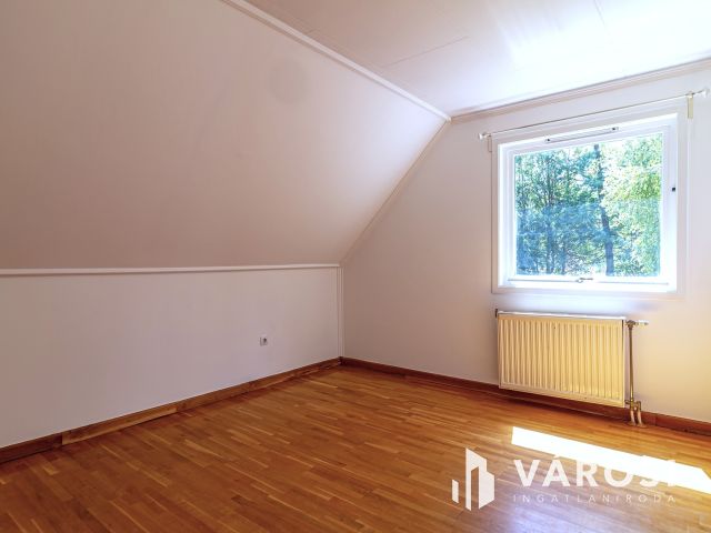 Csend, tér, kert és elegancia – kiadó ház Bp 2.kerületében