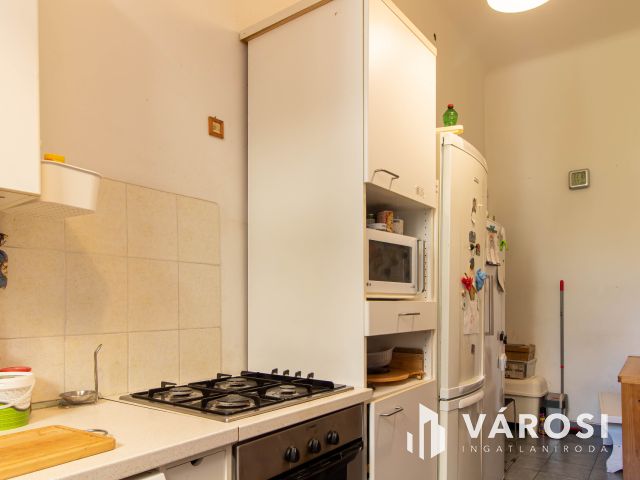 XI.Ker. szívében 93 m²-es, alakítható lakás, kiváló lokáció