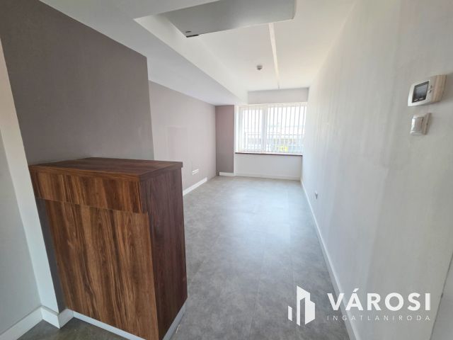 Kiadó modern, nagy méretű iroda Budaörsön! - 2