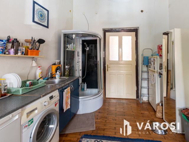 RÁKOSPALOTA 92 M² + KERT + PINCE – 2 HÁZRÉSZ: 81,8 M FT!