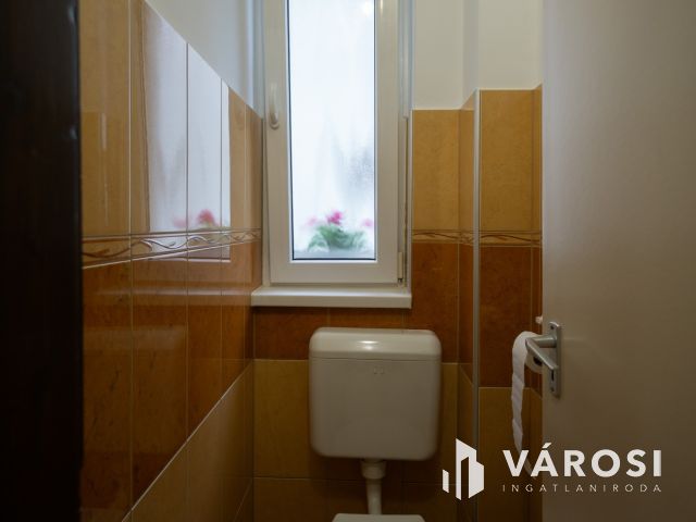 Otthonos, szépen karbantartott családiház eladó