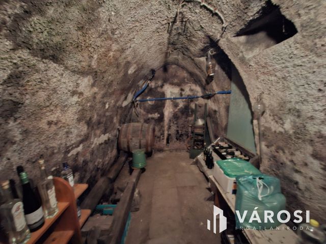 Somló lábánál nyaraló eladó