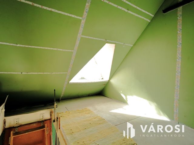 „ Sétáló utcában – 16 m²-es üzlet eladó Siófokon”