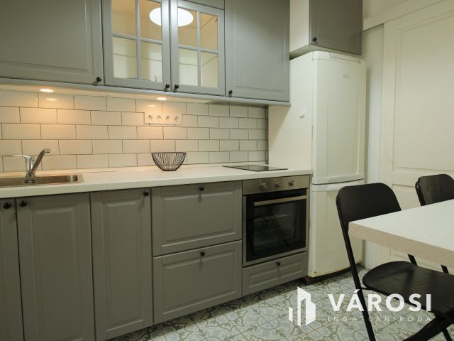 Felújított, galériás lakás a Ráday utcában