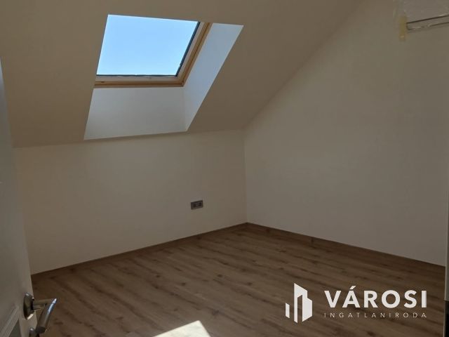 Belvárosi élet egy modern új építésű lakásban-Debrecen