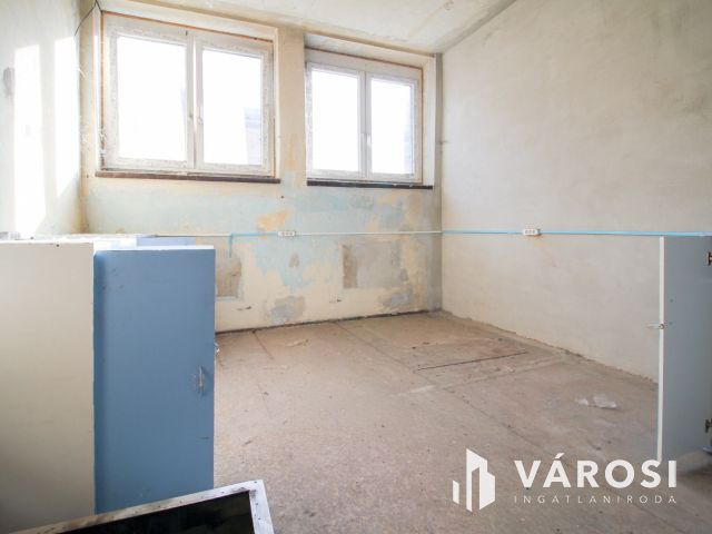 Eladó ipari csarnok Csepelen