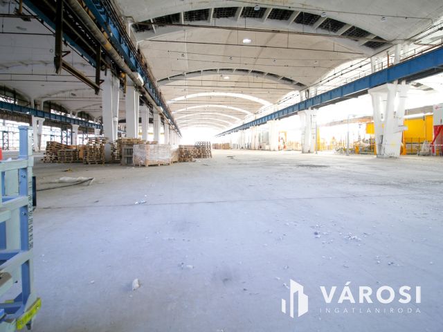 Eladó ipari csarnok Csepelen