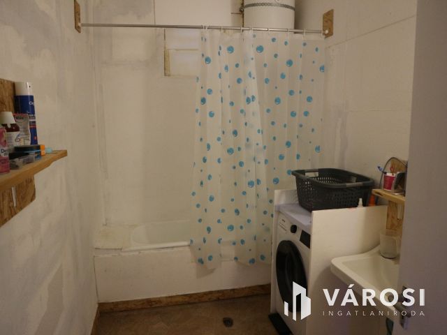 Rádóckölked 110m2 ház, nagy osztható telek ,jó elrendezés.